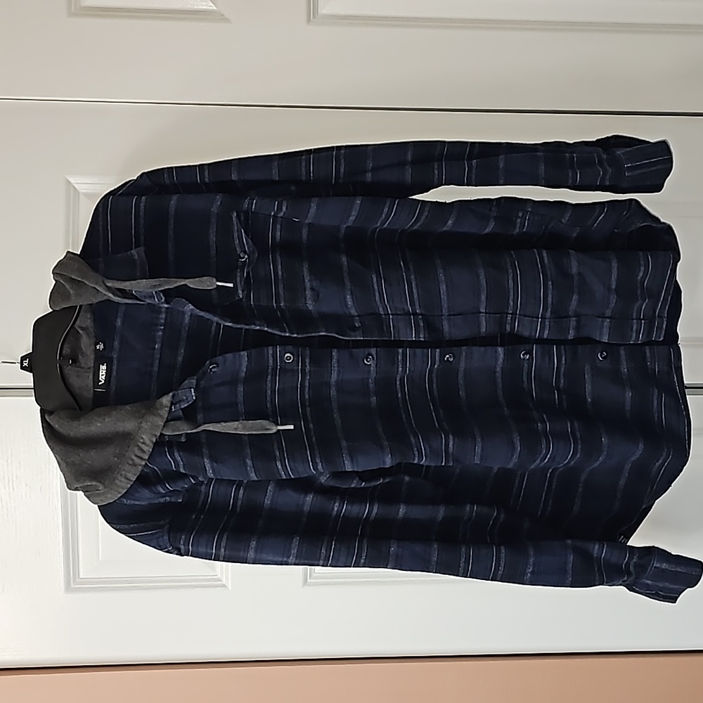 VANS Long Sleeve Button Down w/ Hood XL